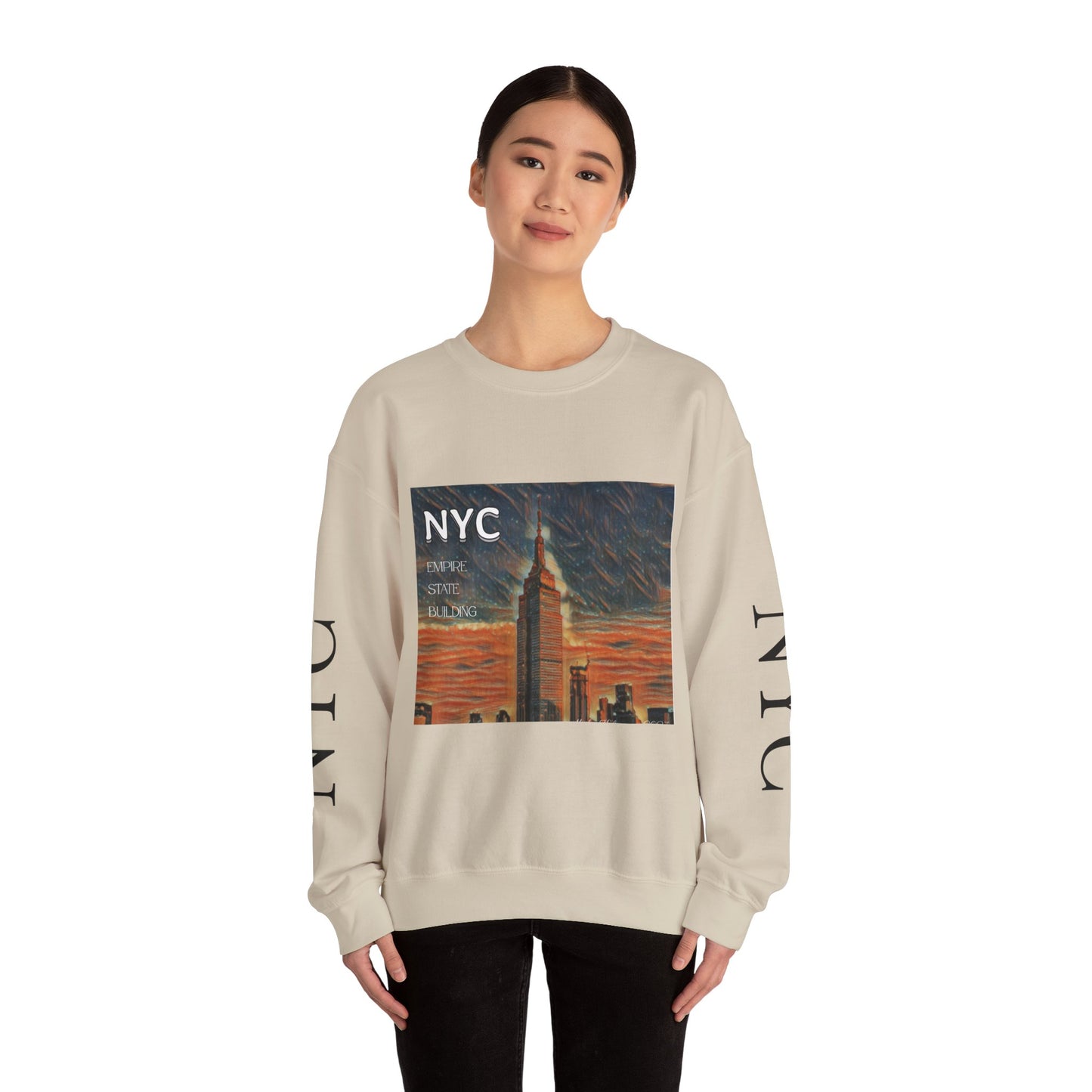 Sweatshirt with "NYC Empire State Building".